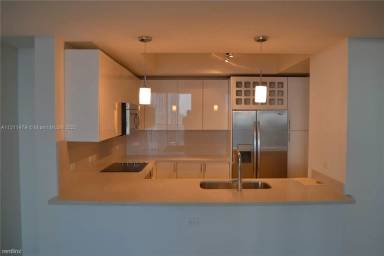 Main picture of Nine At Mary Brickell Village