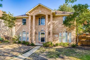 Main picture of 6748 Macintosh Dr