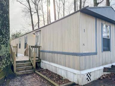 Main picture of 5015 Middle Rd