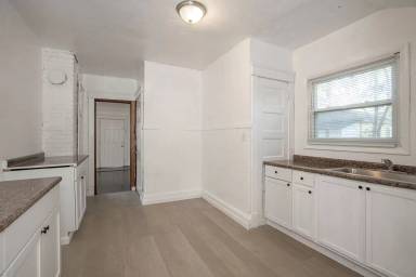 Main picture of 919 Washington Ave
