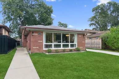 Main picture of 9107 Meade Ave