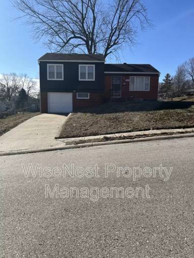 Main picture of 805 W 39th St N