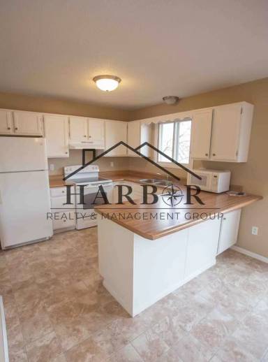 Main picture of 406 41st Ave NW
