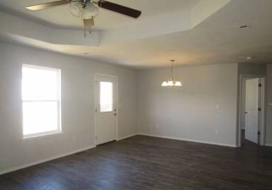 Main picture of 801 E Daniels St