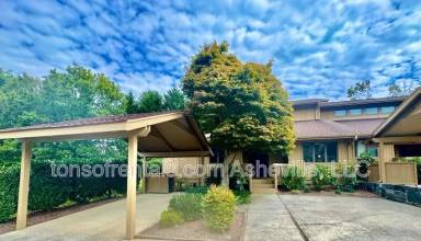 Main picture of 705 N Wild Oak Ln