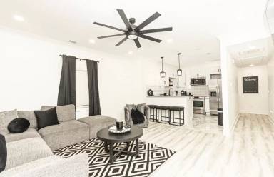 Main picture of 330 Macon Ave