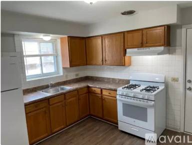 Main picture of 1111 Broadway Ave