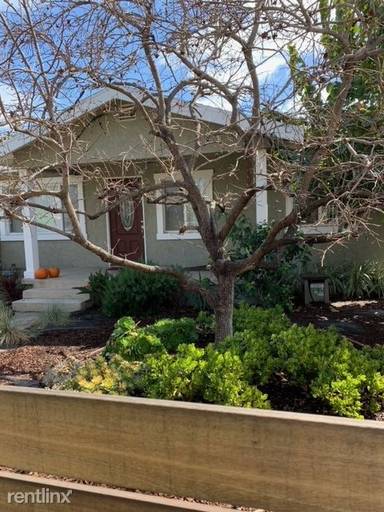 Main picture of 2824 S Orange Dr