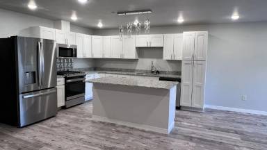 Main picture of 100 3rd St