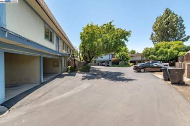 Main picture of 4327 4343 Fairlands Dr