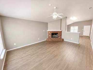 Main picture of 1919 100th St