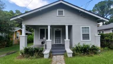 Main picture of 2653 Ernest St
