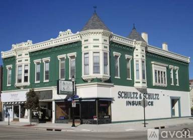 Main picture of 904 Michigan Ave