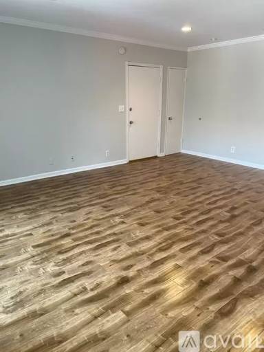 Main picture of 5400 Newcastle Ave