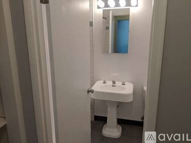Main picture of 3352 SE 8th Ave
