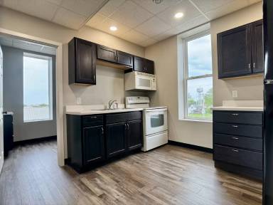 Main picture of 101 N Mill St