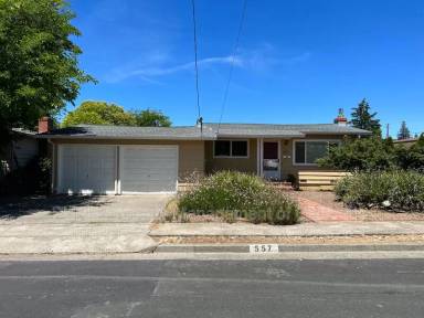 Main picture of 557 Sherman St