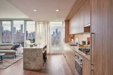 Main picture of 1013 N Franklin St