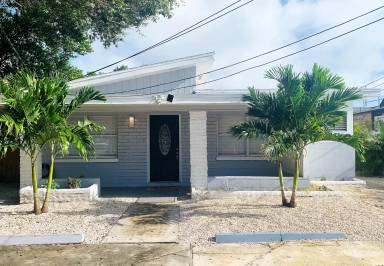 Main picture of 3805 W Leona St