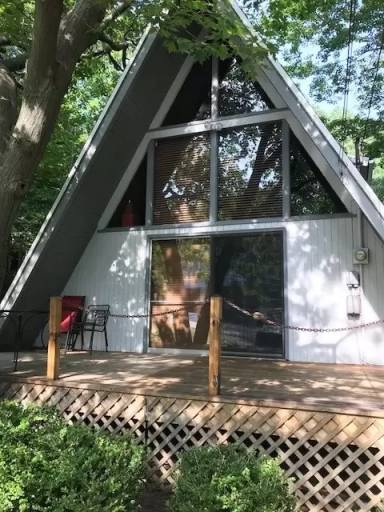 Main picture of 935 Indiana Ave