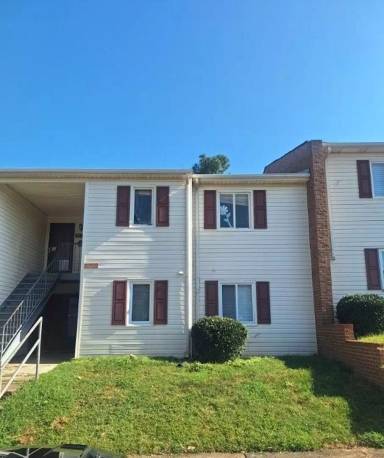 Main picture of 7969 Shady Oak Trl