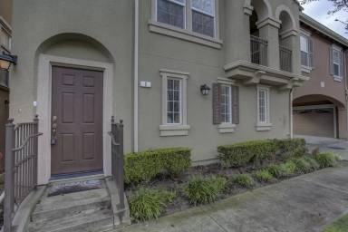 Main picture of 396 Marble Arch Ave