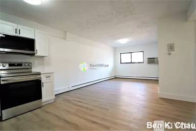 Main picture of 745 E 6th St