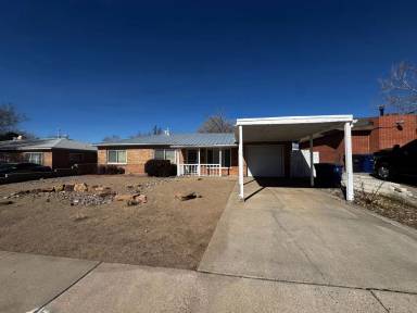Main picture of 9035 Los Arboles Ave NE