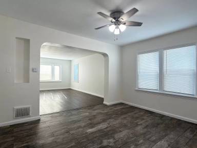 Main picture of 2238 Earl Ave