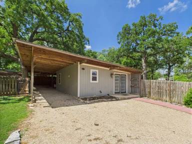 Main picture of 319 W Park St