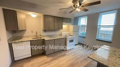 Main picture of 2414 Jane St
