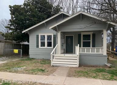 Main picture of 1511 N Lyon Ave