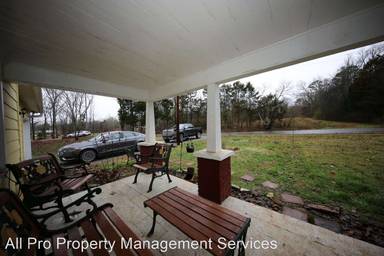 Main picture of 801 Thorn Grove Pike