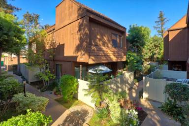 Main picture of 449 W Duarte Rd