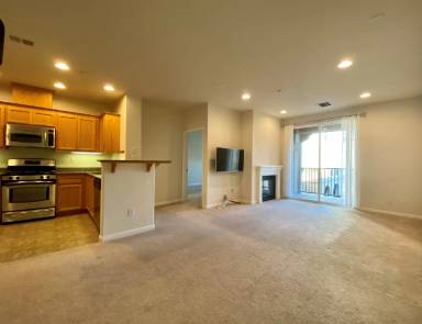 Main picture of 3240 Maguire Way