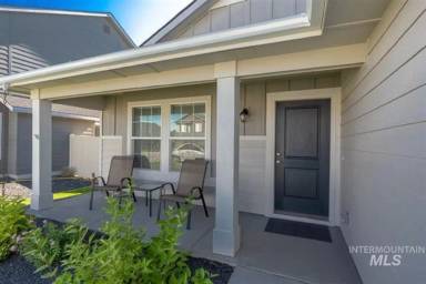 Main picture of 918 N Center Way