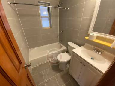 Main picture of 1318 Mace Ave
