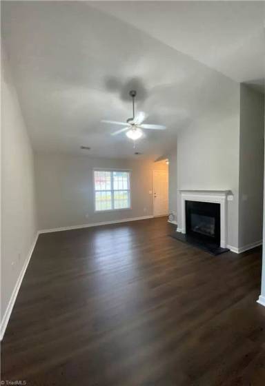 Main picture of 615 Three Oaks Dr