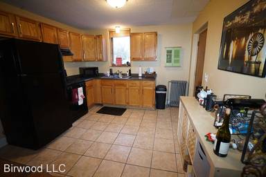 Main picture of 422 S Park St