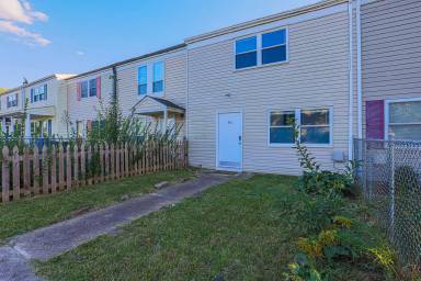 Main picture of 451 Berry Ct