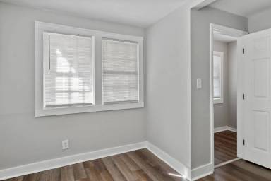 Main picture of 2132 Alaska St