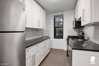 Main picture of 15 W 55th St