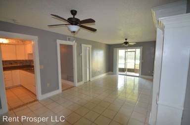 Main picture of 940 Lake Destiny Rd