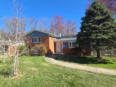 Main picture of 1615 Ladd St
