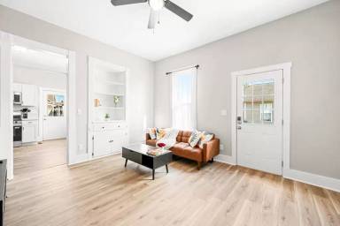 Main picture of 639 Maple St