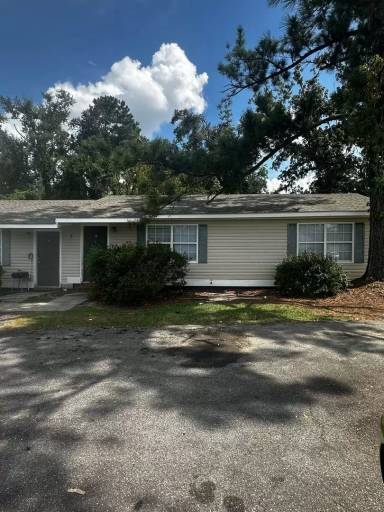 Main picture of 7 Shanna Cir