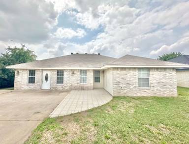 Main picture of 4509 Lori Dr