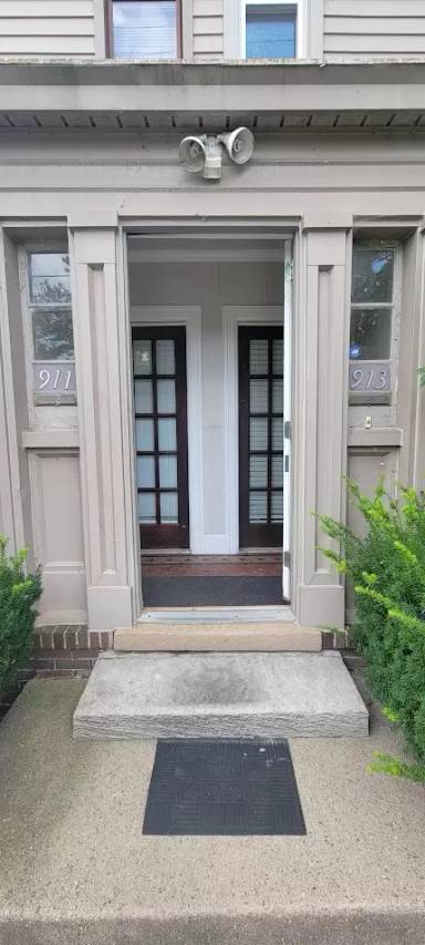 Main picture of 913 Alter Rd