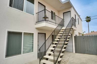 Main picture of 4736 Point Loma Ave