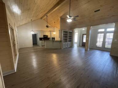 Main picture of 7840 Woodland Trl